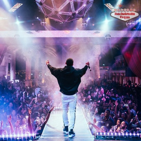stage-hip-hop-artist