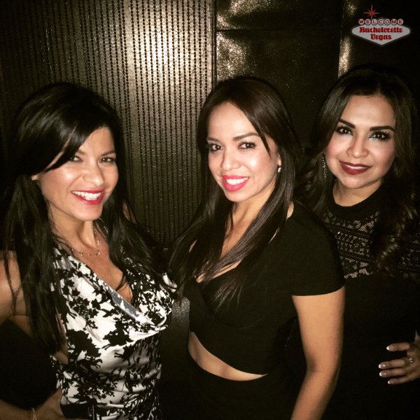 brunette-guestlist-girls