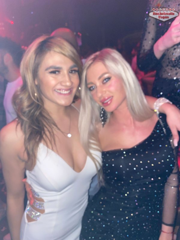 dance-floor-table-girls