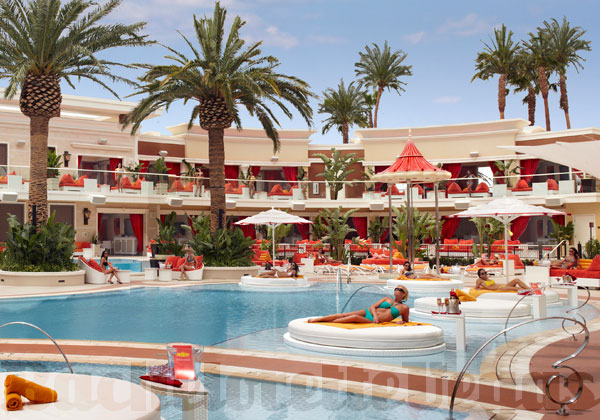 Encore Beach Club Pool Party | Bachelorette Vegas