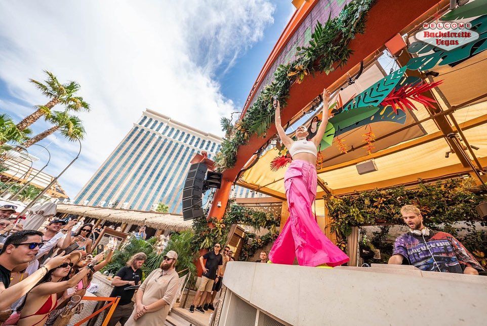 las vegas pool party