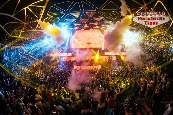 main-room-club