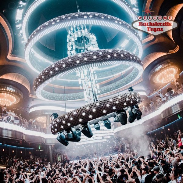 omnia-chandelier