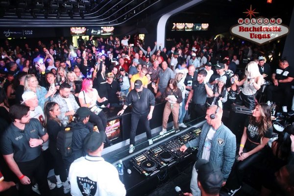 las-vegas-dance-floor